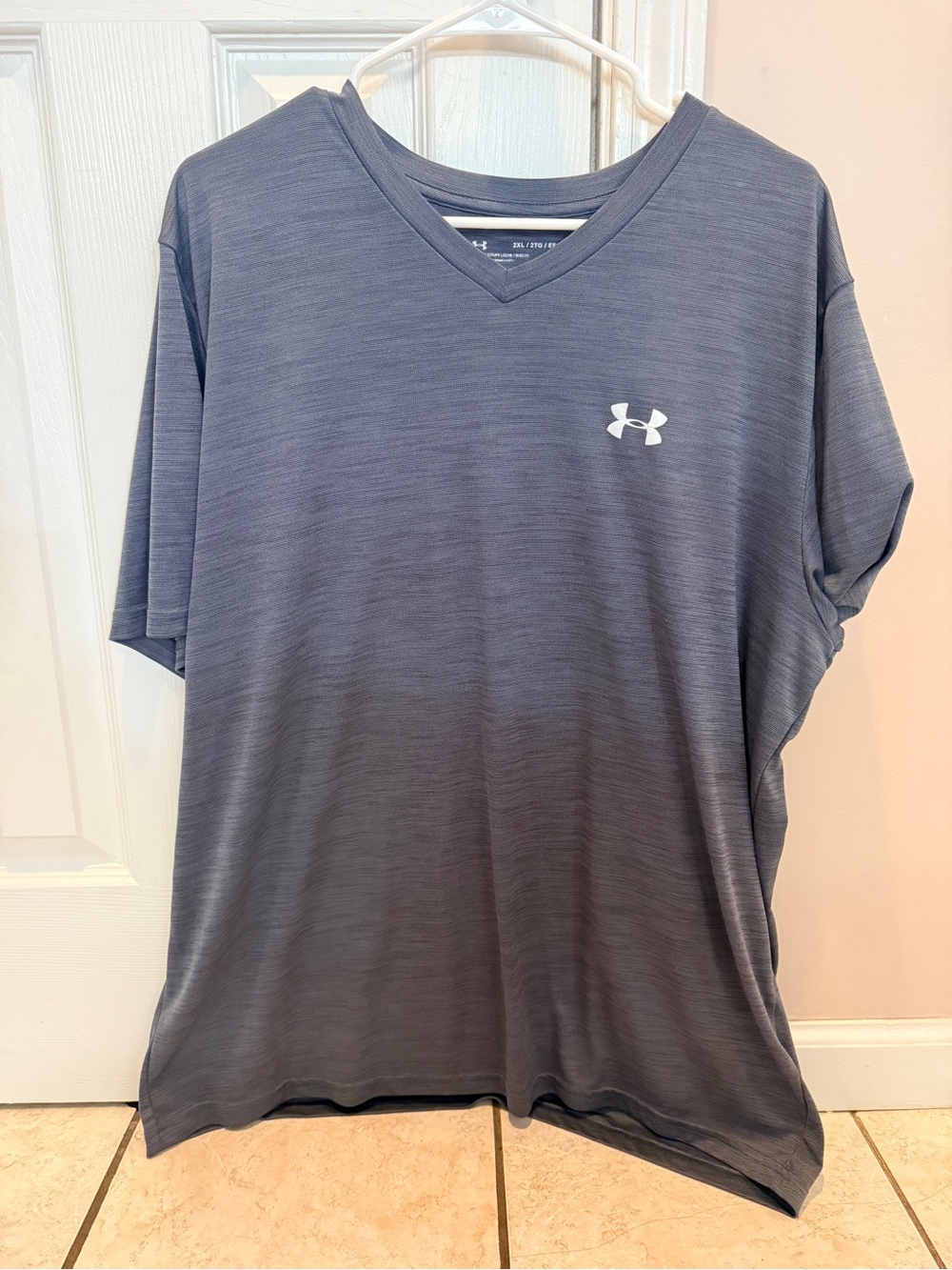 Under Armour Men’s Short Sleeve V-Neck Performance Tee - Charcoal